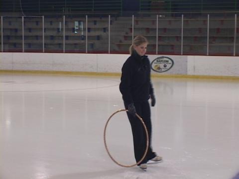 Ice Skating Turns: Forward Inside Three Turns (Amy Brolsma)