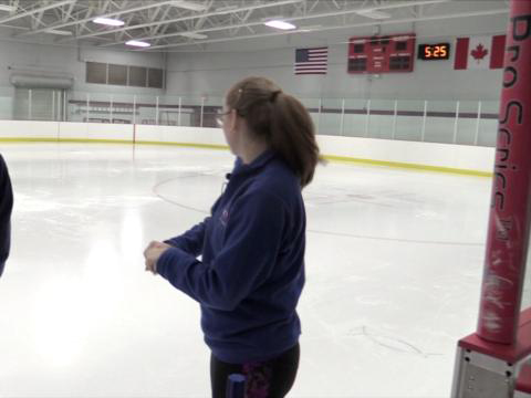 Specialty Figures – Crosscut Loop Clover (Kirsten Olson)